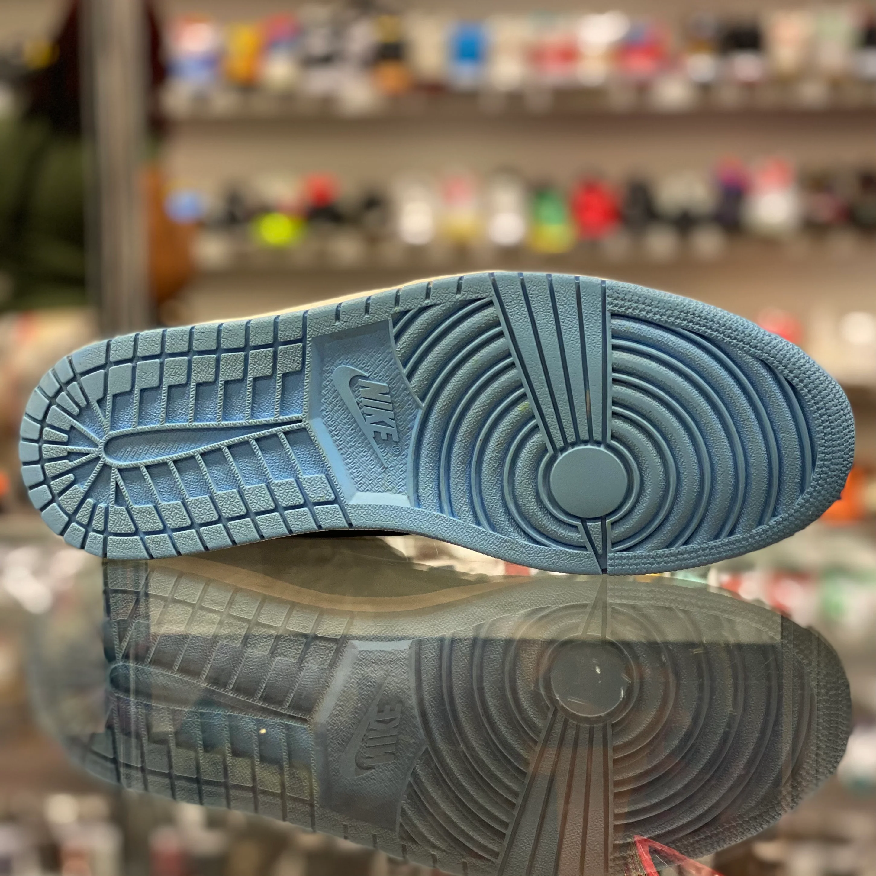 Air Jordan 1 Retro “Family Forever” - Image 3