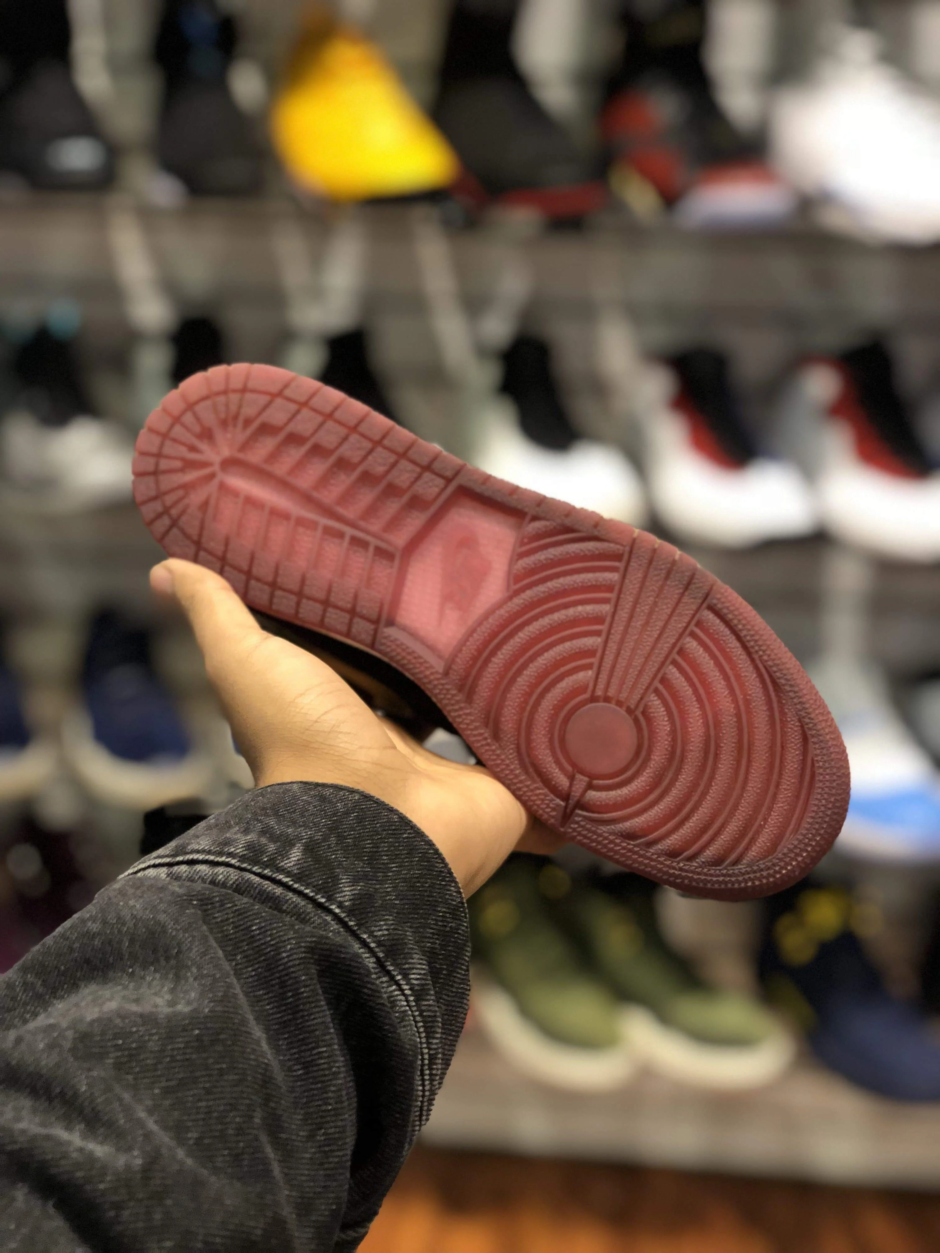 Air Jordan 1 Retro “Velvet” - Image 3