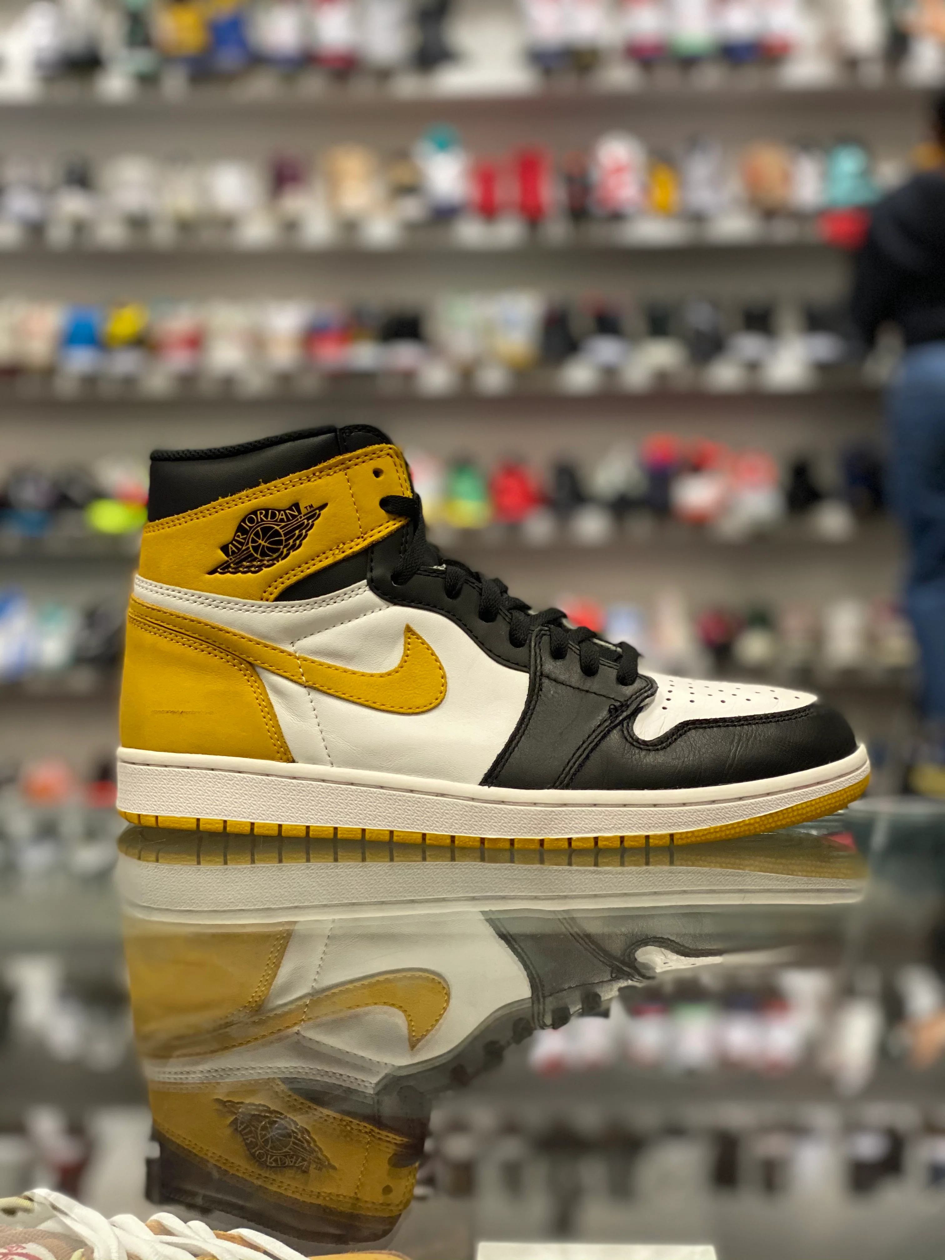 Air Jordan 1 Retro “Yellow Orche” - Image 2