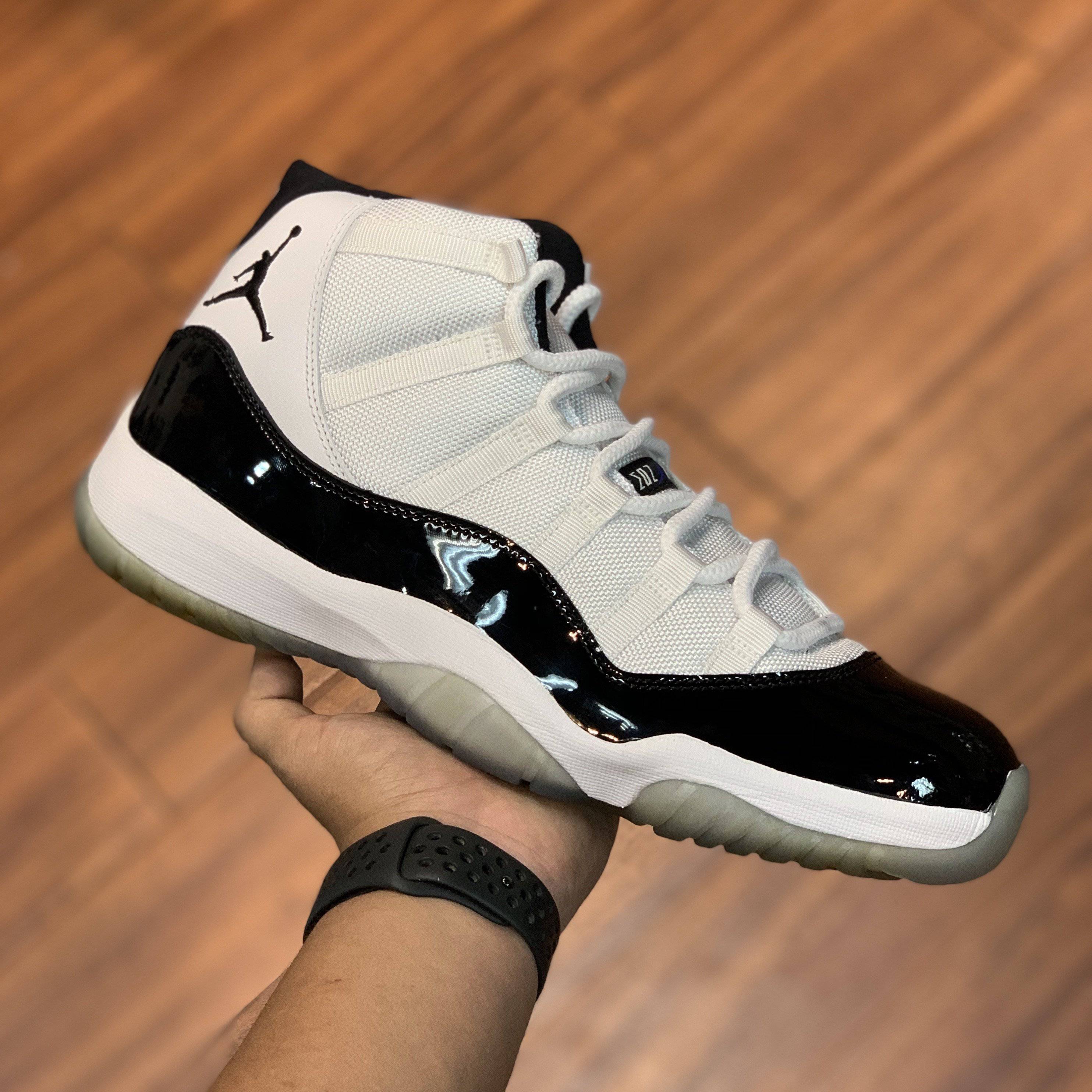 Air Jordan 11 Retro 2011 “Concord” - Image 2
