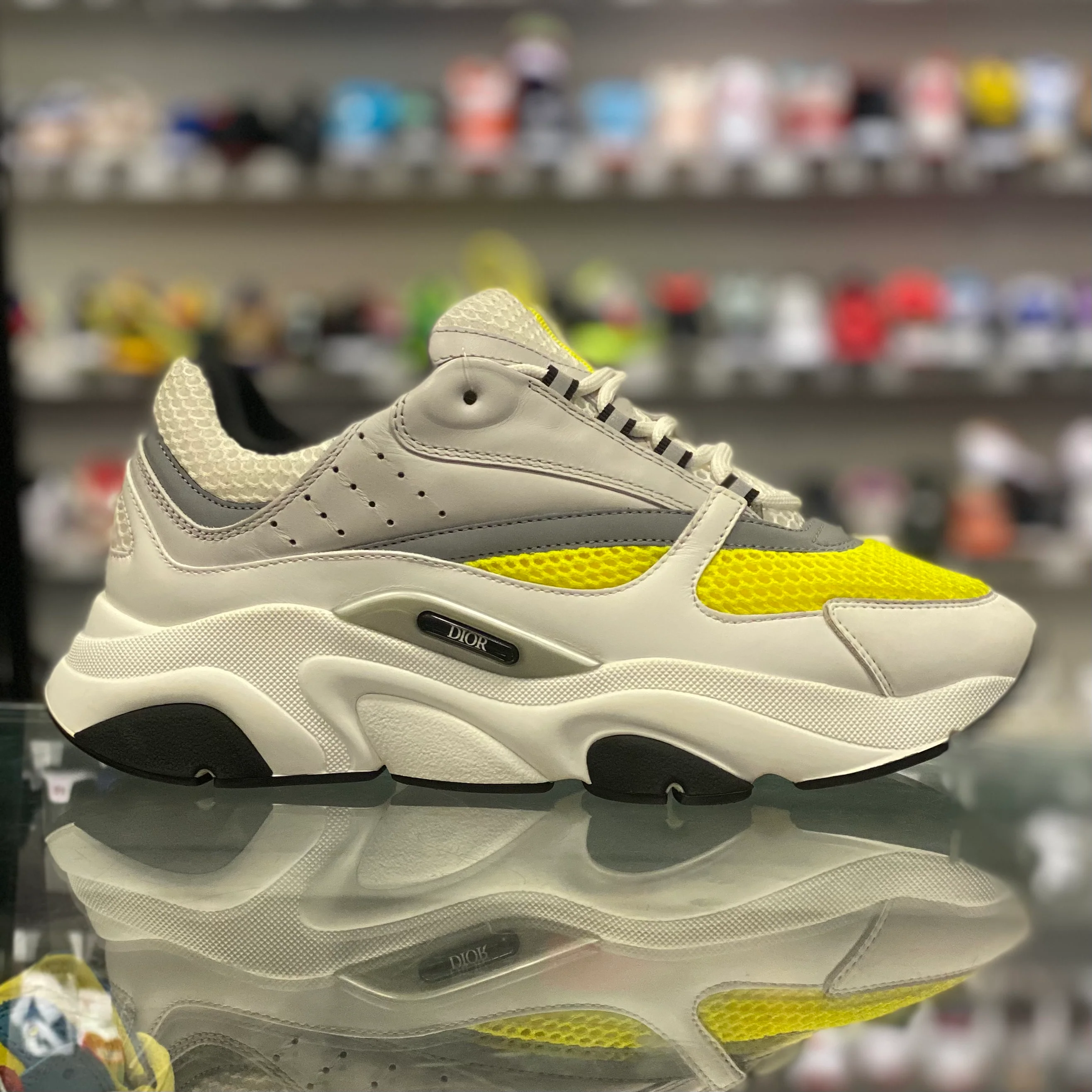 B22 “White Yellow” - Image 4