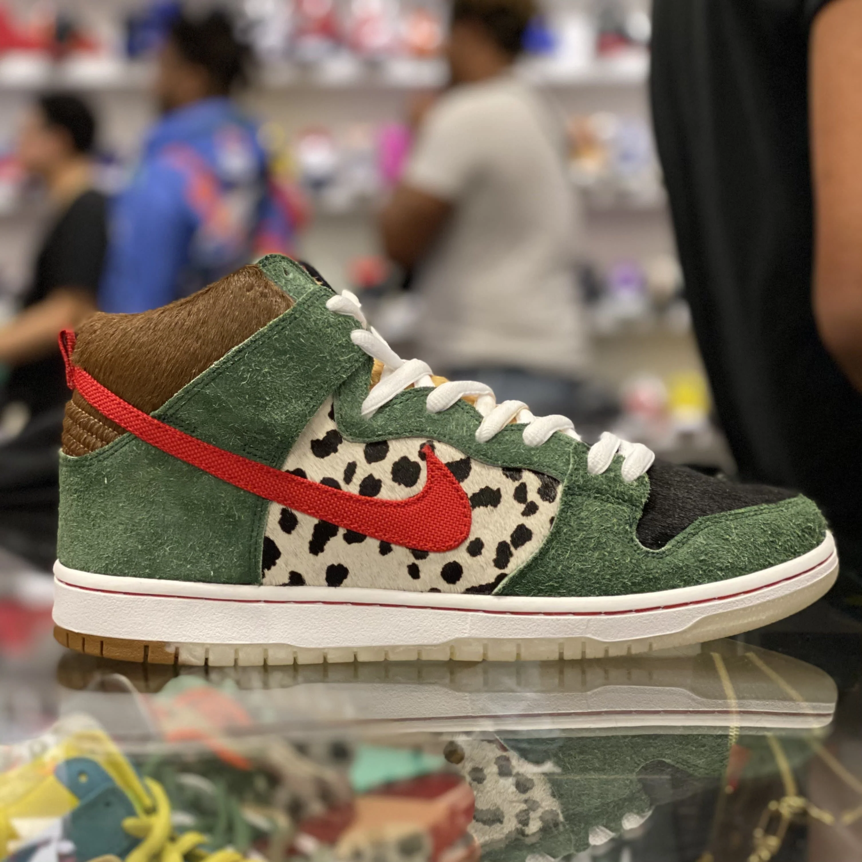SB Dunk High “Dog Walker” - Image 6
