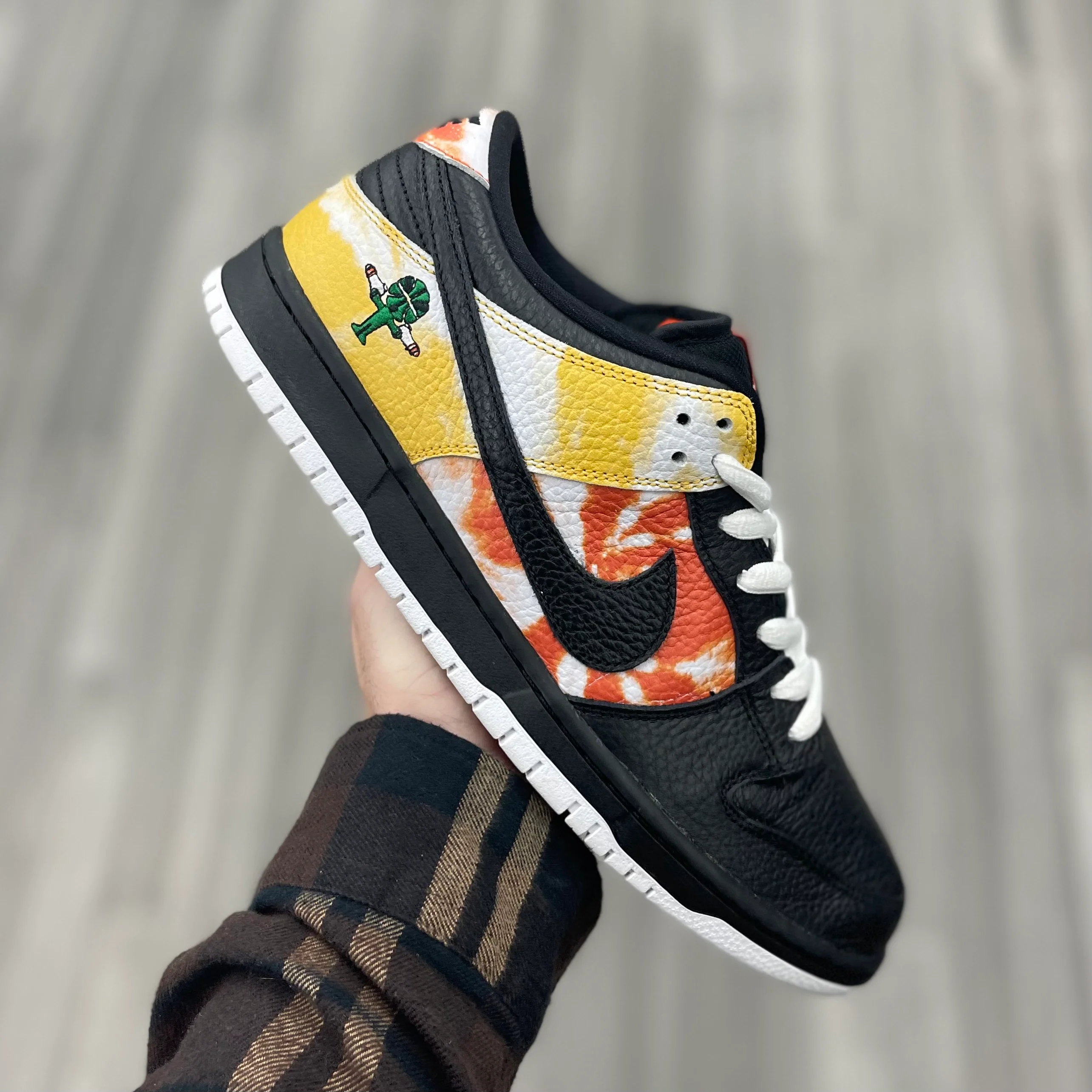 Sb Dunk Low Ray Gun “Tie-Dye Black” - Image 14