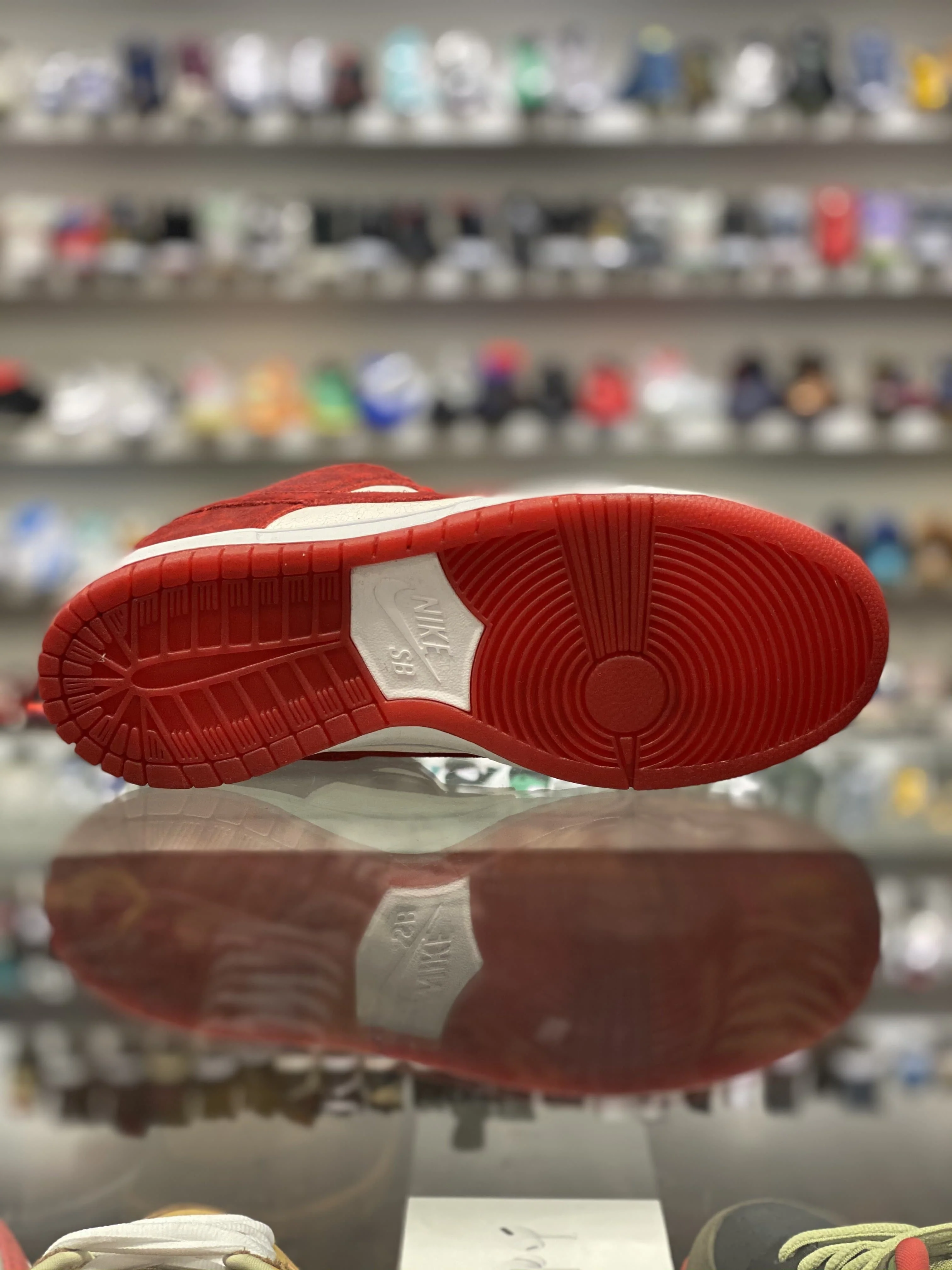 SB Dunk Low “Valentines Day” - Image 3